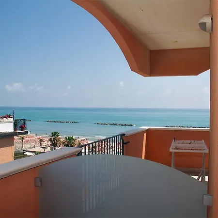 Hotel Cristall San Benedetto del Tronto Exterior photo