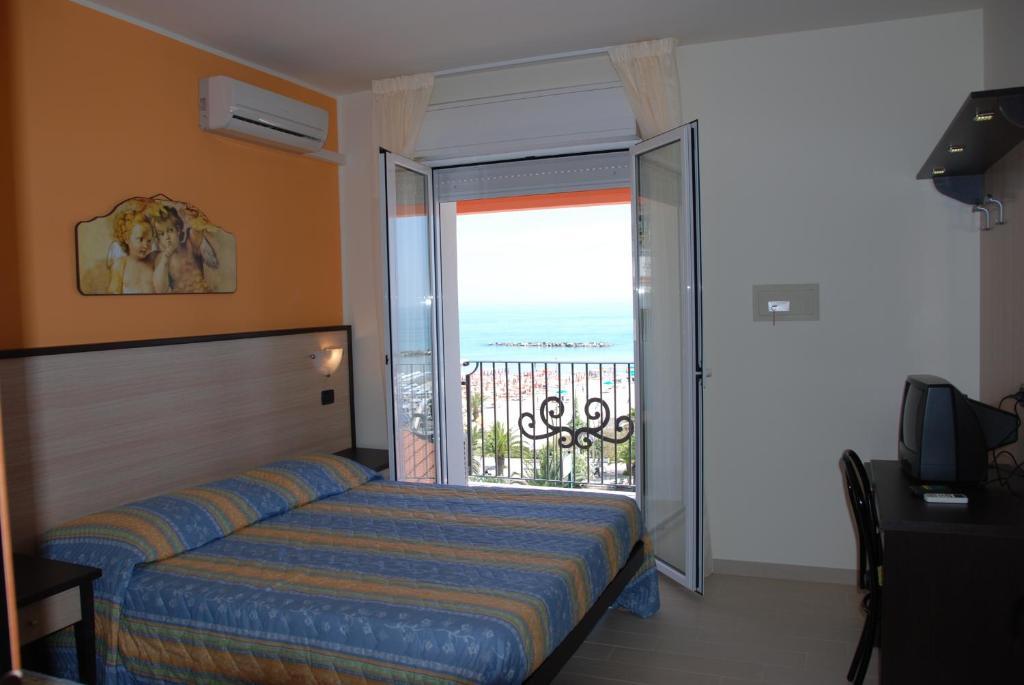 Cristall Hotel 3*